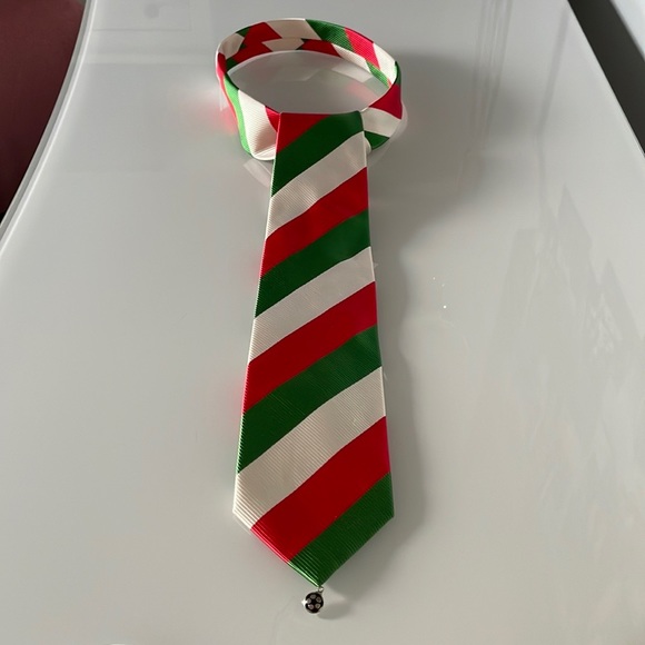 🇮🇹  J. Ploenes Italian Silk Tie With Soccer Ball Pendant - Picture 9 of 9